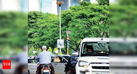 Vashi Flyover: Signal failure leads to traffic snarls under Vashi ...