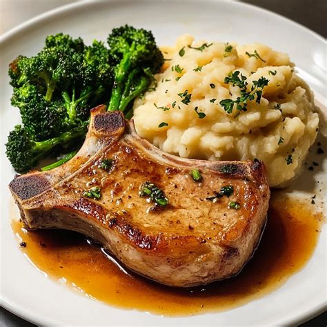 Easy Pan-Seared Pork Chops Recipe