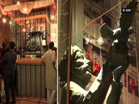 WB: Durga Puja pandal portrays changing modes of dissemination of ...