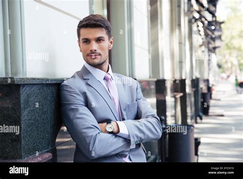 Handsome Businessman 的图像结果