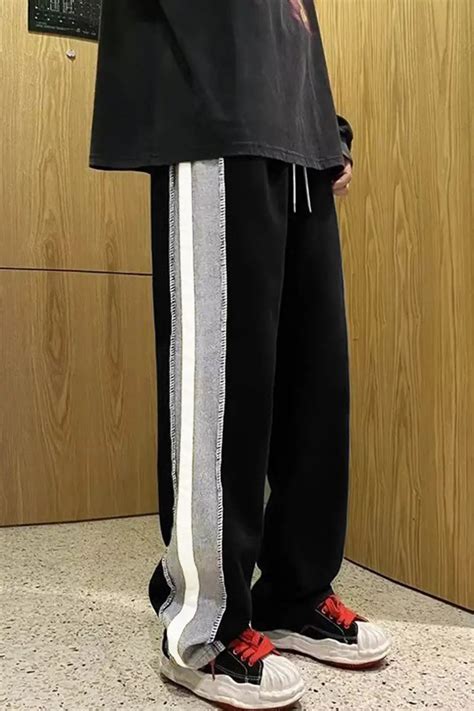 Straight Fit Joggers. Regular & Workout Joggers Online – Nobero