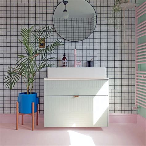 Thick pink vinyl floor on the roll - for bathrooms, kitchens & offices ...