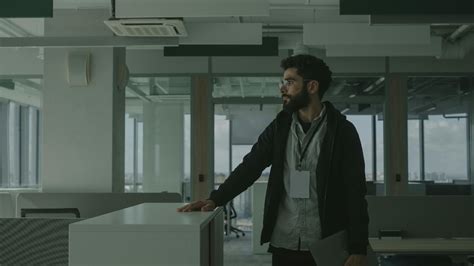 ‘Stuck in a downward spiral’: NRI's emotional Reddit post on returning ...