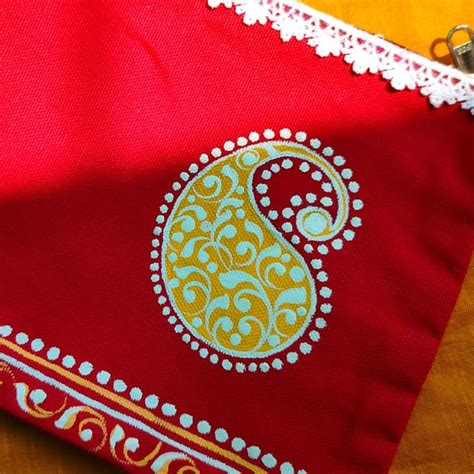Paisley Dreams Hand-Painted Artisan Pouch – Karukarjo