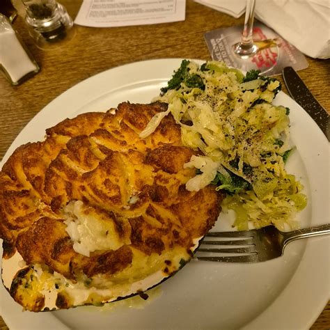 GOLDEN LION INN (Padstow, Cornwall) - Inn Reviews & Photos - Tripadvisor