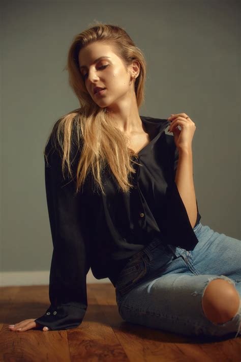 Woman Crawling On The Floor Photos, Download The BEST Free Woman ...