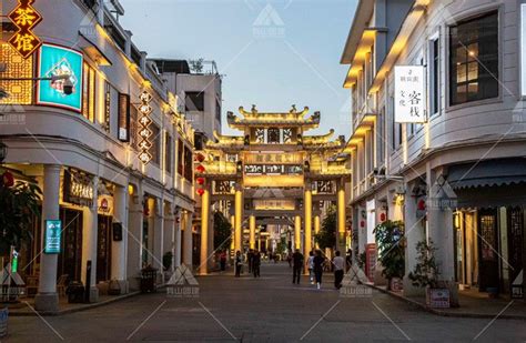 潮州古城一老街，承载着潮州的百年记忆，网罗潮州最有名的小吃_牌坊