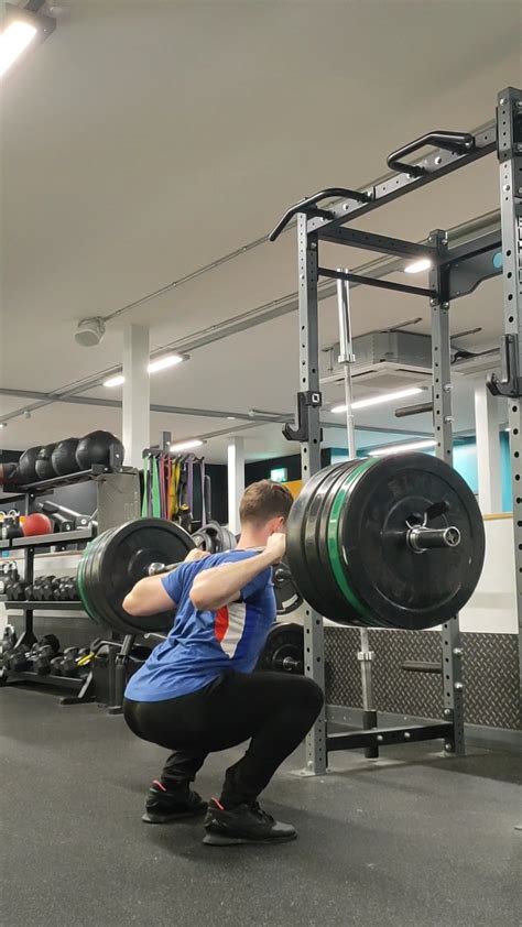 Squat 150kg/330lbs 3x3 - moving well after being ill for a week ...