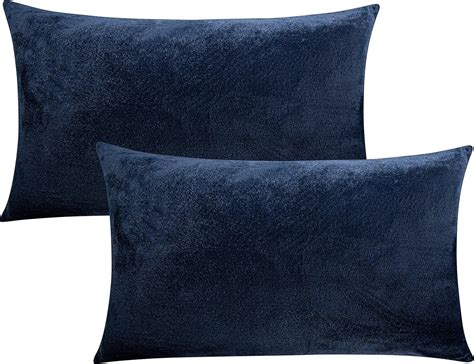 Amazon.com: FLXXIE Pack of 2 Queen Zippered Velvet Pillowcases, Soft ...