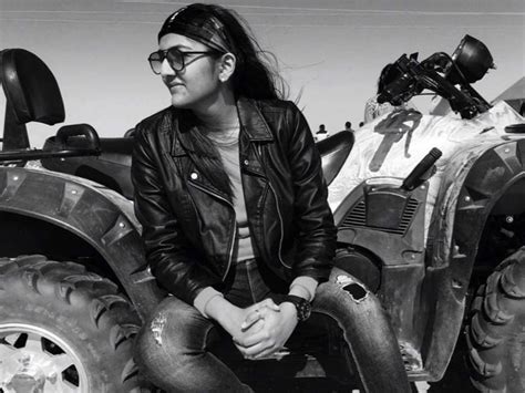 rajkot young girl win 3 lakh 20 thousand rupee in show of kaun banega ...