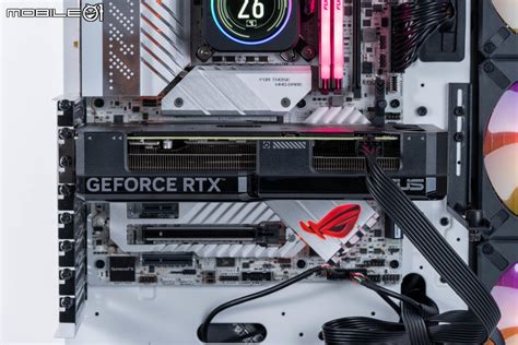 ASUS GeForce RTX 4070 Dual 顯示卡開箱實測 散熱造型雙重升級的效能小巨人 - Mobile01