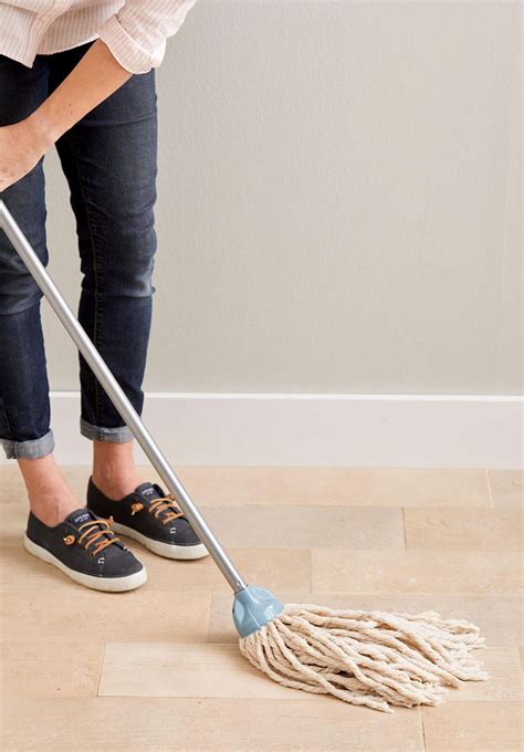 How To Mop Hardwood Floors Without Damage | Floor Roma