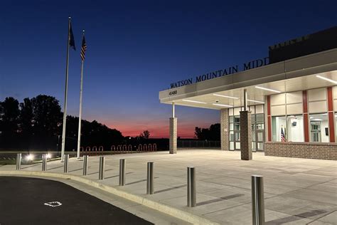 New year, new middle school: Loudoun Co. schools are back in session ...