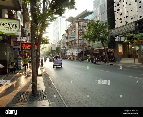 Mrt bangkok hi-res stock photography and images - Alamy