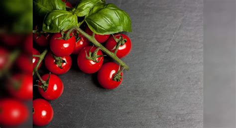 7 Foods to protect your skin from harmful UV rays