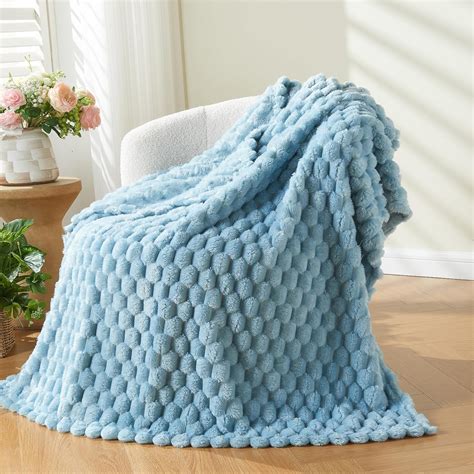 Amazon.com: NEWCOSPLAY Super Soft Queen Blanket Blue Premium Silky ...