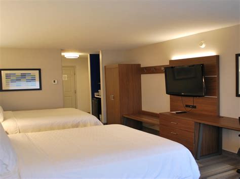 Hotel On Michigan Rd Indianapolis | Holiday Inn Express & Suites ...