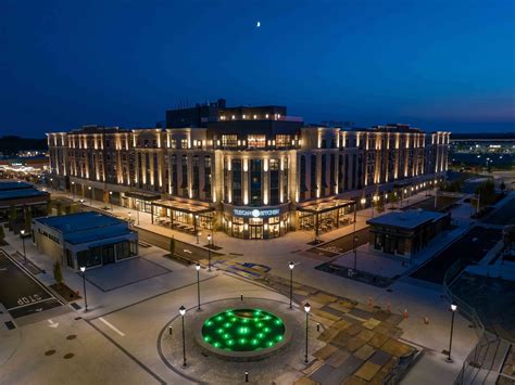 Things to Do in Salem NH – The Artisan Hote