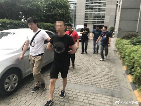 男子住酒店遇“小姐”上门服务 拒绝后遭打昏抢劫_凤凰网