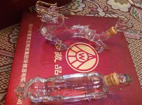 贵州茅台一条玻璃龙,龙形茅台酒 - 伤感说说吧