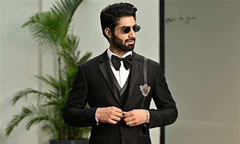 The Ultimate Guide to Wedding Suits for Men in India: Classic Styles f ...