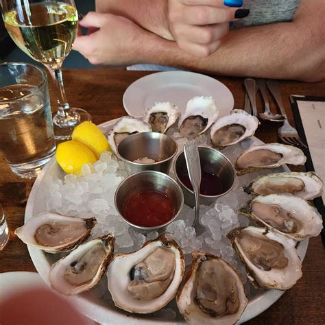 20 Raw Bars And Restaurants With The Best Oysters In NYC - Secret NYC