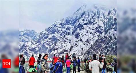 Jammu-Srinagar national highway reopens partially | Srinagar News ...