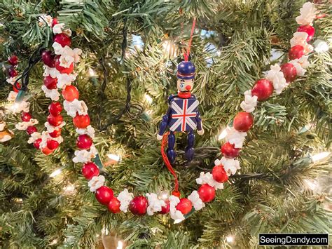 Cranberry Popcorn Garland: Easy To Make And Big On Victorian Christmas ...