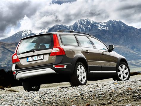 Volvo XC70 (2008) - pictures, information & specs