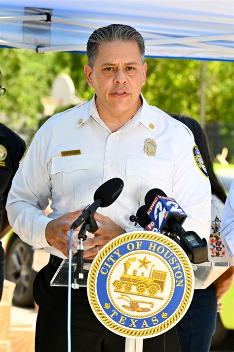'Heart full of gratitude:' Former Houston fire chief Sam Pena writes ...