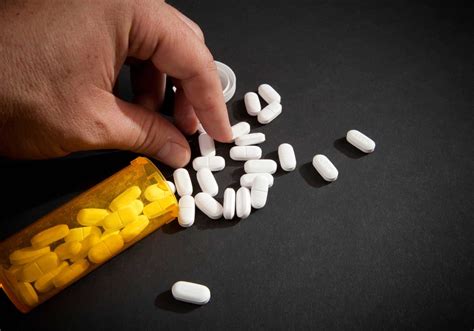 Vicodin Addiction: Signs, Symptoms and Treatment
