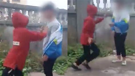 河南一男孩在天台遭围殴凌辱，跪地磕头画面曝光！警方：3人已到案_腾讯视频