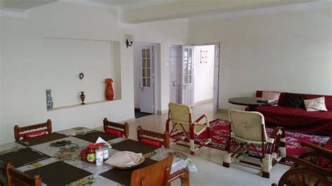 COLONELS INN (Ooty (Udhagamandalam)) - B&B Reviews, Photos, Rate ...
