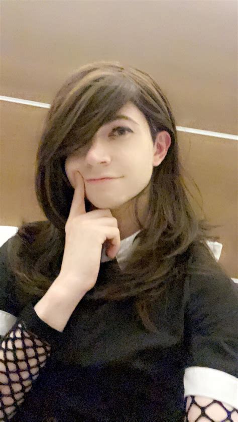 I'm the cute trans girl they warned you about : r/transadorable