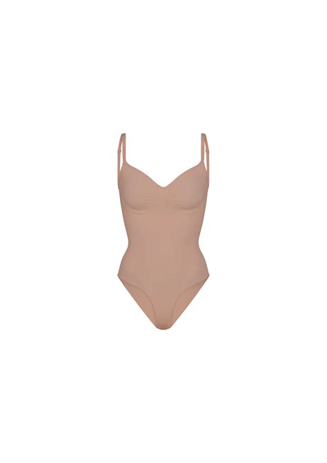 REFRAME | EVERYDAY SCULPTING FOR THE EVERYDAY WOMAN – Reframe