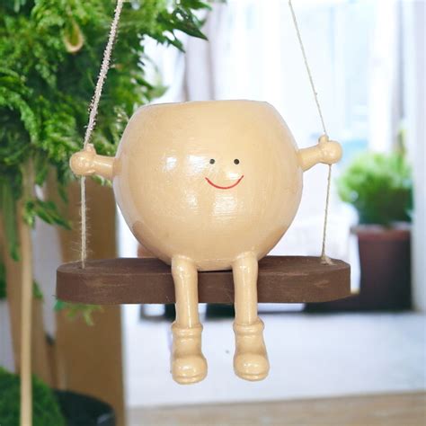 Swinging Smiles – Hanging Smiley Face Planter – Ecofynd