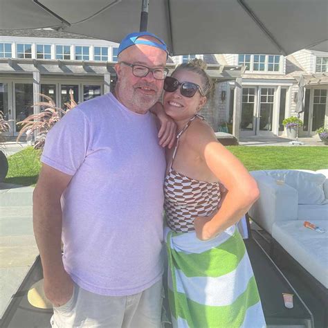 Chelsea Handler's Siblings: All About Her 5 Brothers and Sisters