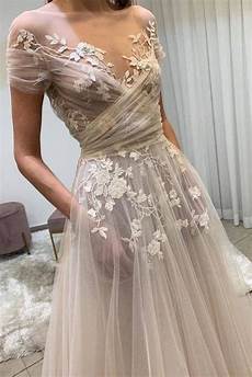 23 Wedding Details That Are A Bit And A Lot Brilliant by 24 Wedding Dress Details That Are A Bit And A 23 Wedding Details That Are A Bit And A Lot Brilliant