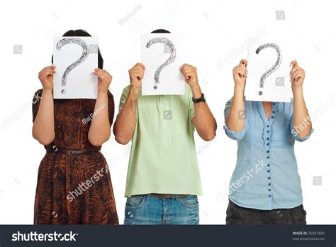 People Standing Line 的图像结果