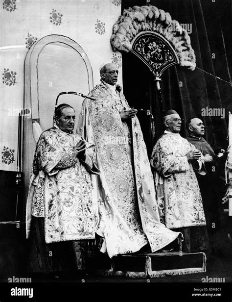 Pope st. pius x hi-res stock photography and images - Alamy
