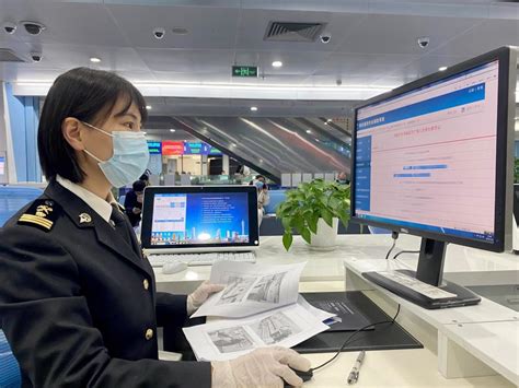 广州海关签发全国首份动植检类企业电子证照_腾讯新闻