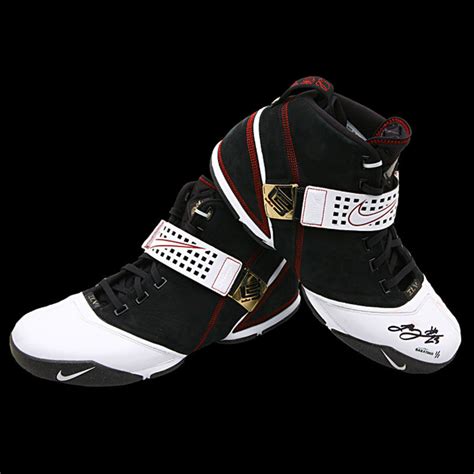 美国直邮 NBA詹姆斯James签名收藏耐克Nike比赛篮球鞋运动鞋_用心服务001