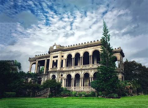 Unforgettable Bacolod Vacation Package for 3 Nights 4 Days - Myholidays.com