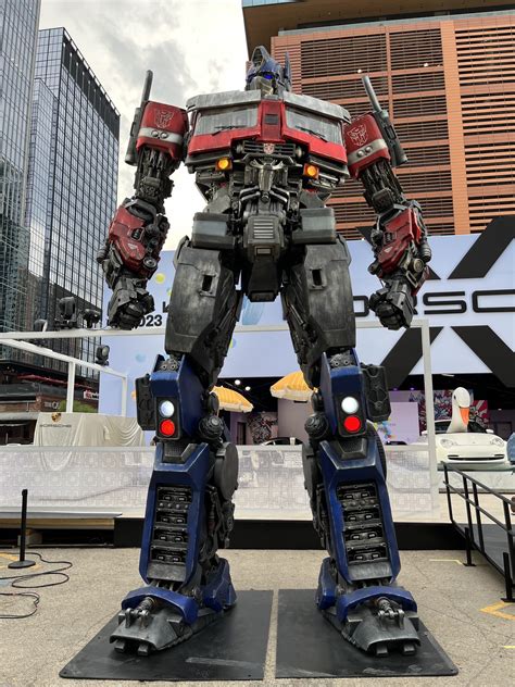 Movie News: Optimus Prime & Primal Statues Debut at SXSW | Ben's World ...