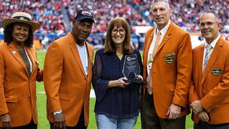 Ex-Miami Herald reporter Susan Miller Degnan gets FWAA award | Miami Herald