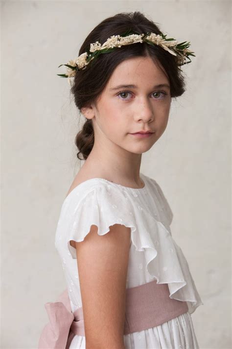 Los 10 mejores peinados de comunión para niñas | Quémono!