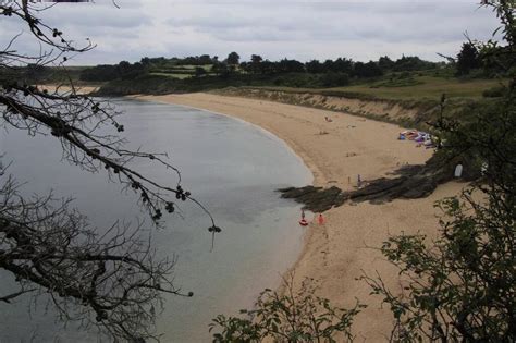 Saint-Coulomb. Un obus découvert plage des dunes du port - Saint-Malo ...