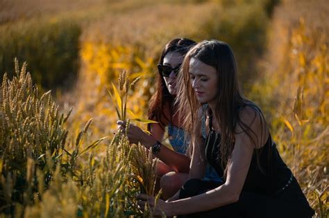 Country Woman 的图像结果