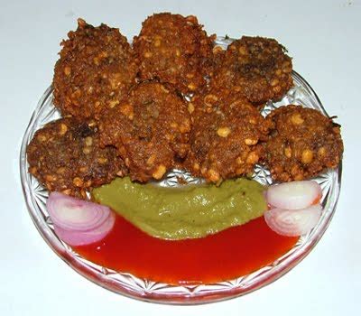 Food in Bhuj, Traditional Dishes in Bhuj, Street Food in Bhuj