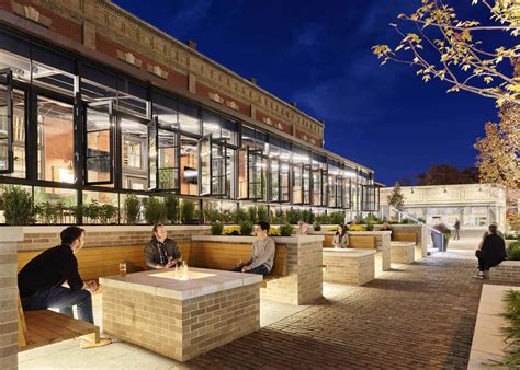 J. Rieger Electric Park Garden Bar - JE Dunn Construction